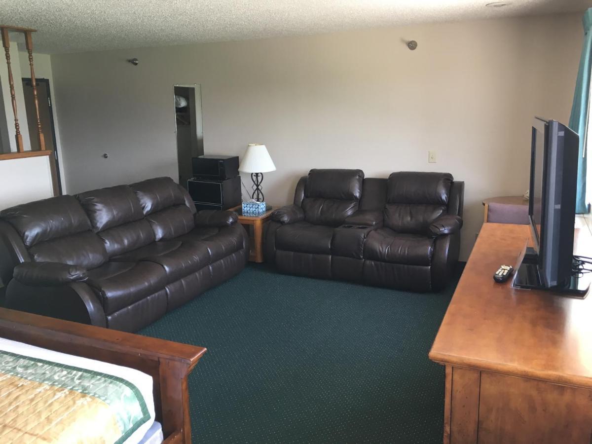 Cassville Four Seasons Inn & Suites Esterno foto